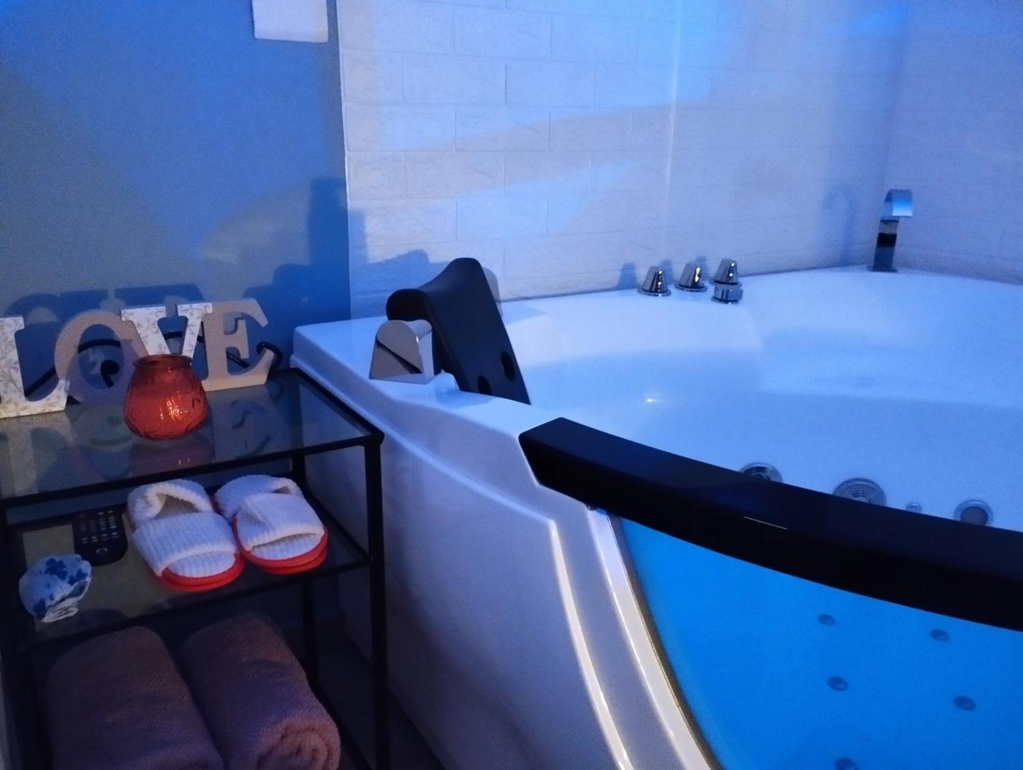 Bed&Dreams In Salento Bilocale Con Vasca Idromassaggio Villa Guagnano Eksteriør billede